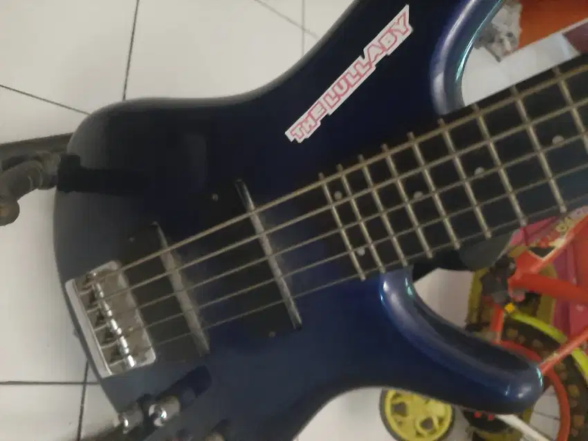 Bass Ibanez Soundgear 5 String