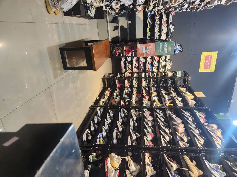 Lowongan Pramuniaga Toko Sepatu