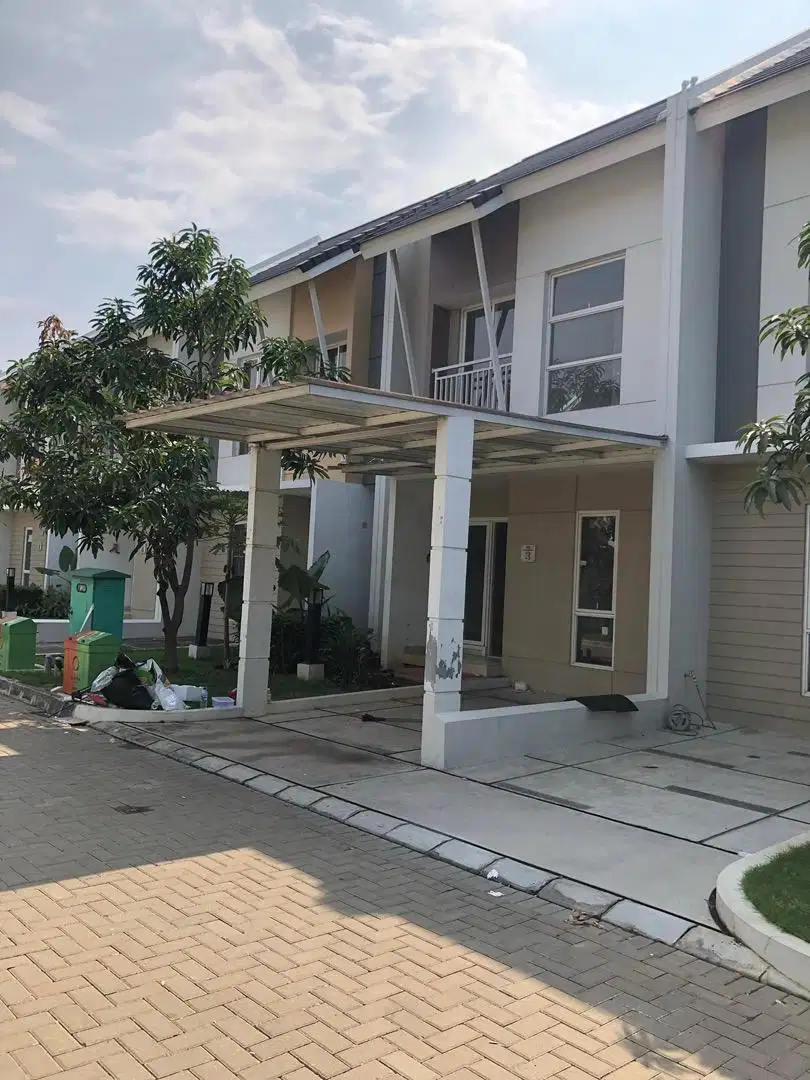 Di sewakan rumah di Sumarecon Karawang