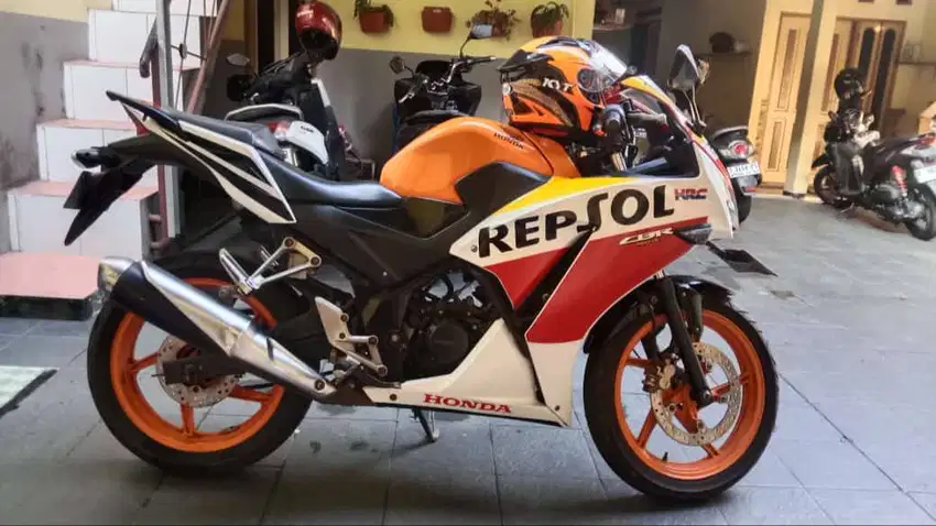 Dijual Motor Honda CBR 150 R 2016 Repsol Surat Lengkap Pajak Lancar