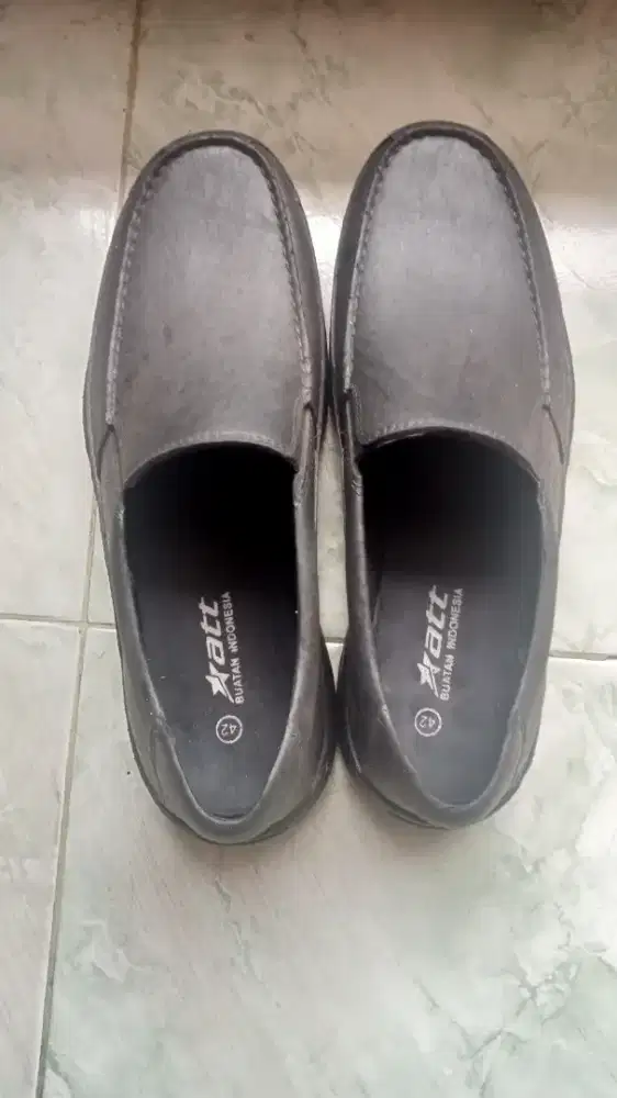 sepatu karet att