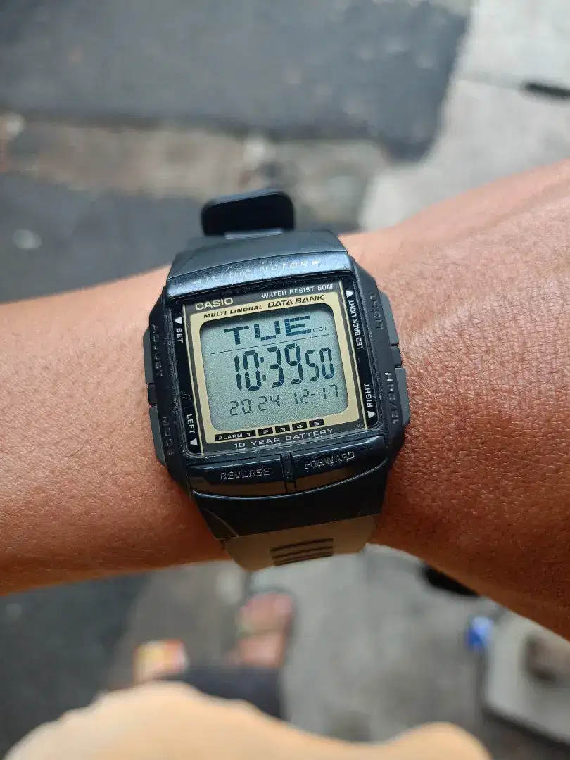 Jam Casio data bank ORI masih lumayan mulus, normal tinggal pake.