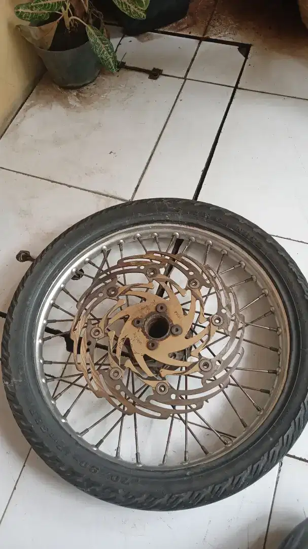 Velg TK Excel Shogun SP 125