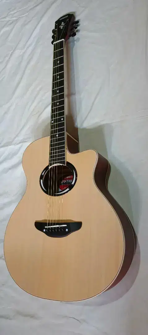 Gitar APX Akustik suara oke