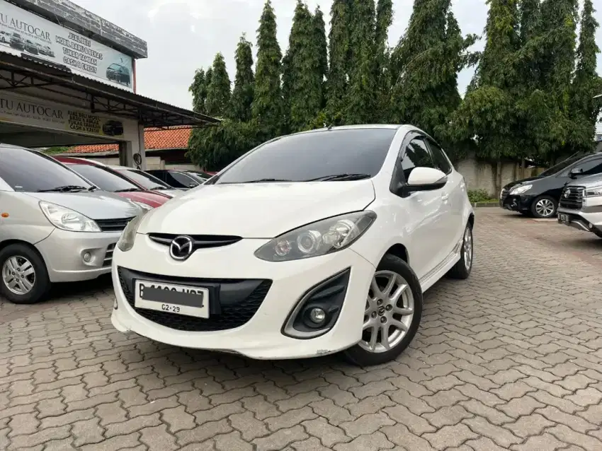 MAZDA 2 RZ HB 2013 AT LIMITED JARANG ADA !!