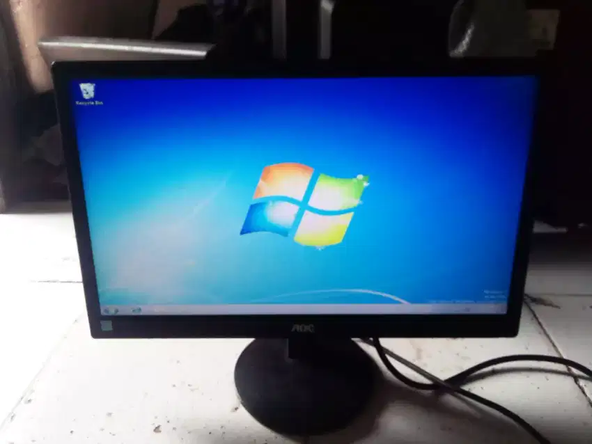 Monitor LED AOC 19 inch kondisi OK