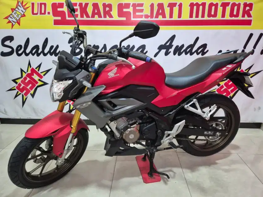 New Honda Cb 150R se km 10 ribuan streat fire