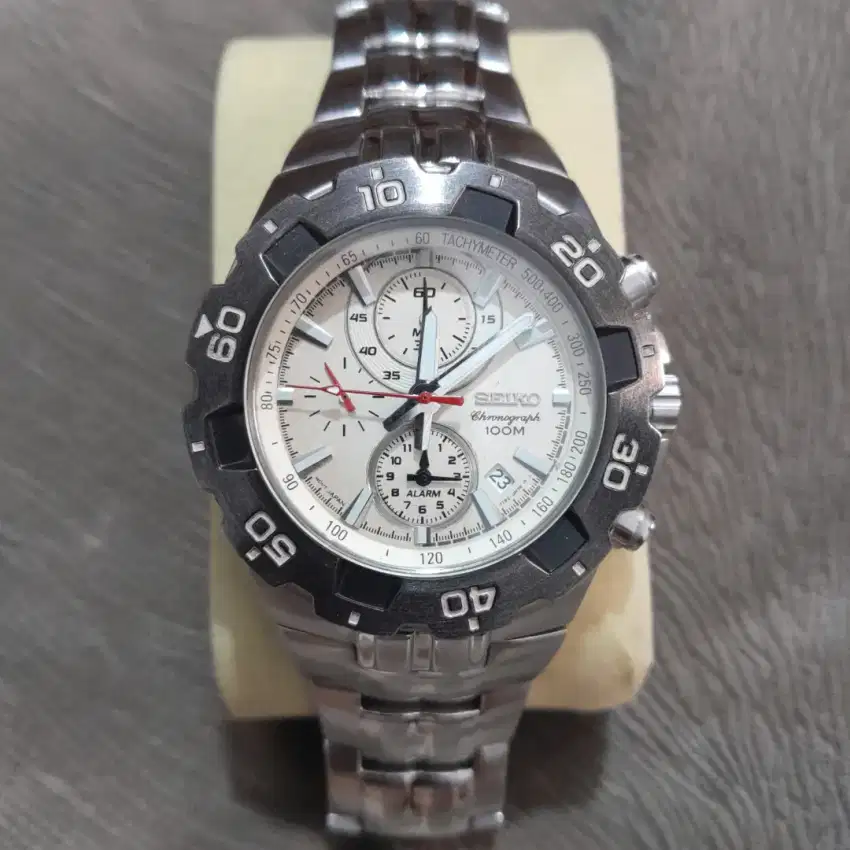 Jam Tangan Seiko Chronograph 100m