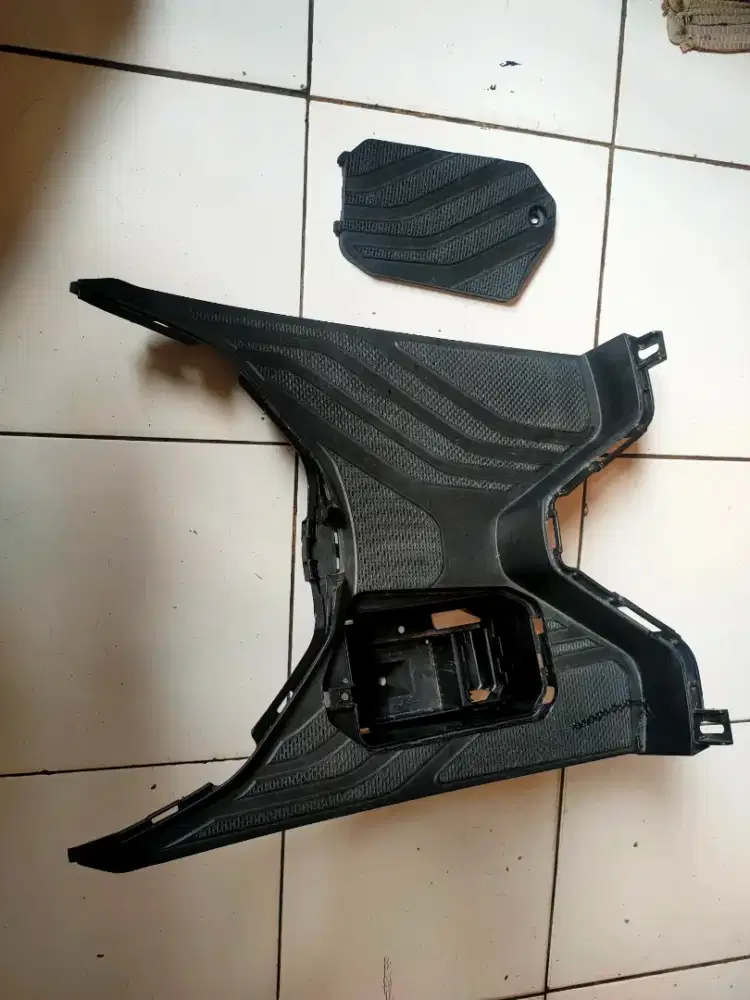 Dijual cover pijakan kaki vario 125