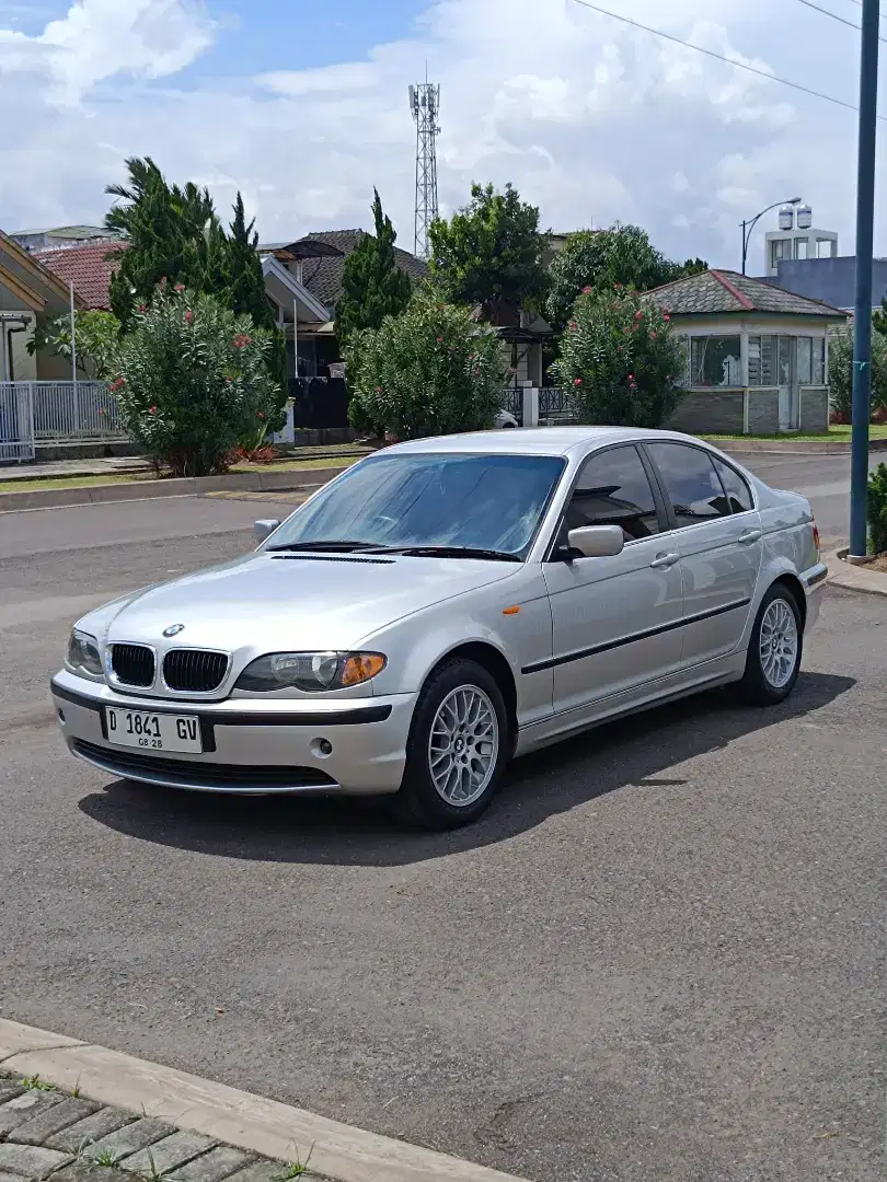 BMW 325i A/T 2003 TERAWAT