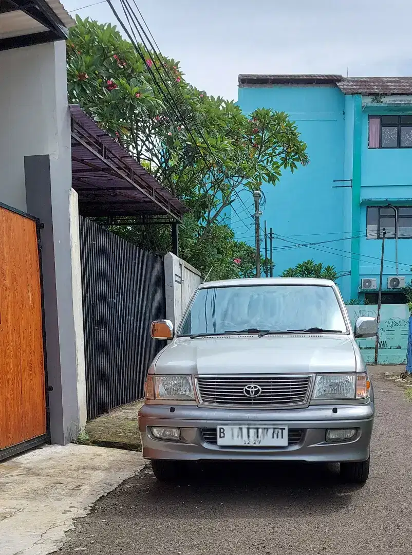 Kijang Krista 2.0 Automatic tahun 2002