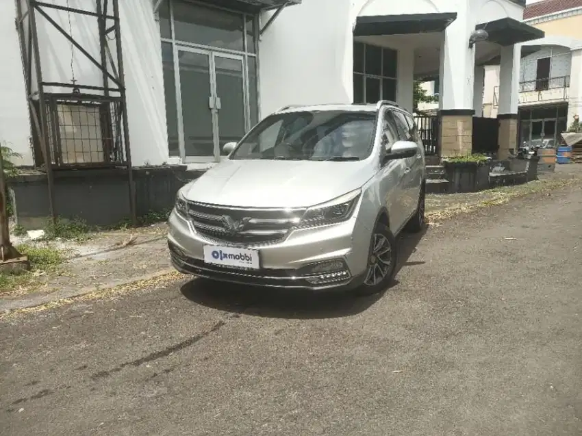 Like New - WULING CORTEZ 1.8 L LUX AMT BENSIN A/T 2018 SILVER