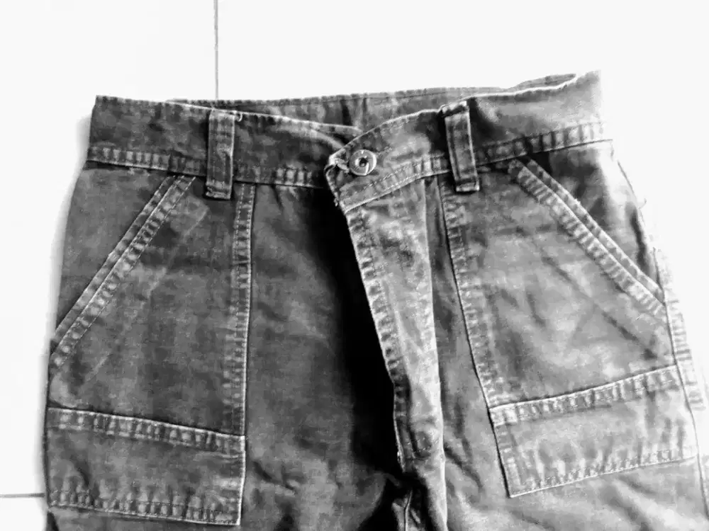 Jeans cargo hitam size 29