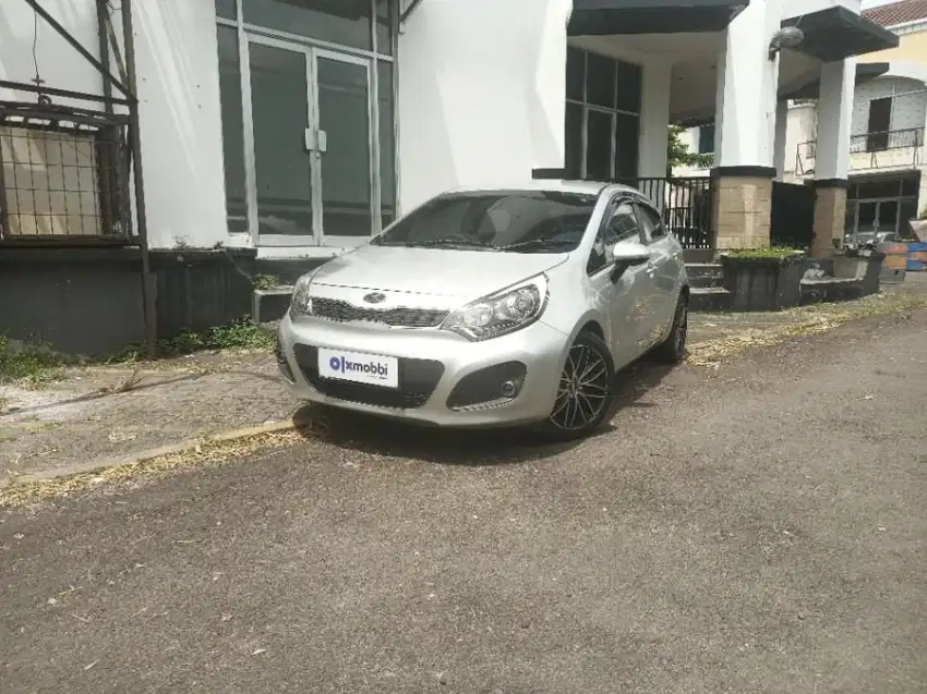 Pajak Panjang - KIA RIO 1.4 BENSIN M/T 2014 PUTIH