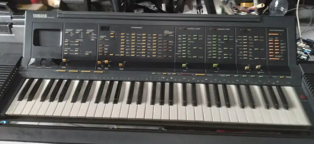 Yamaha PSR-6300 Classic FM Workstation