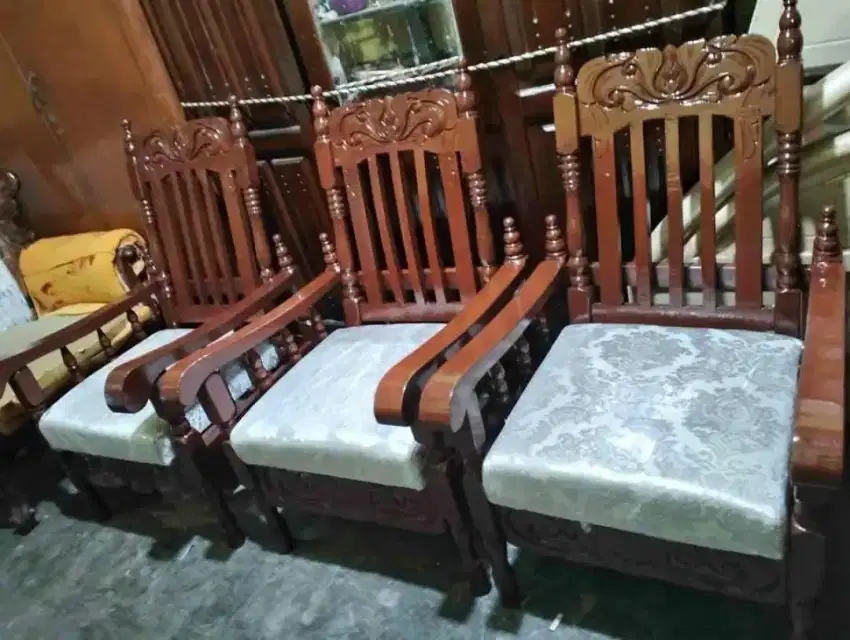 set kursi tamu kayu Meranti batu tua antik, kain baru, berat