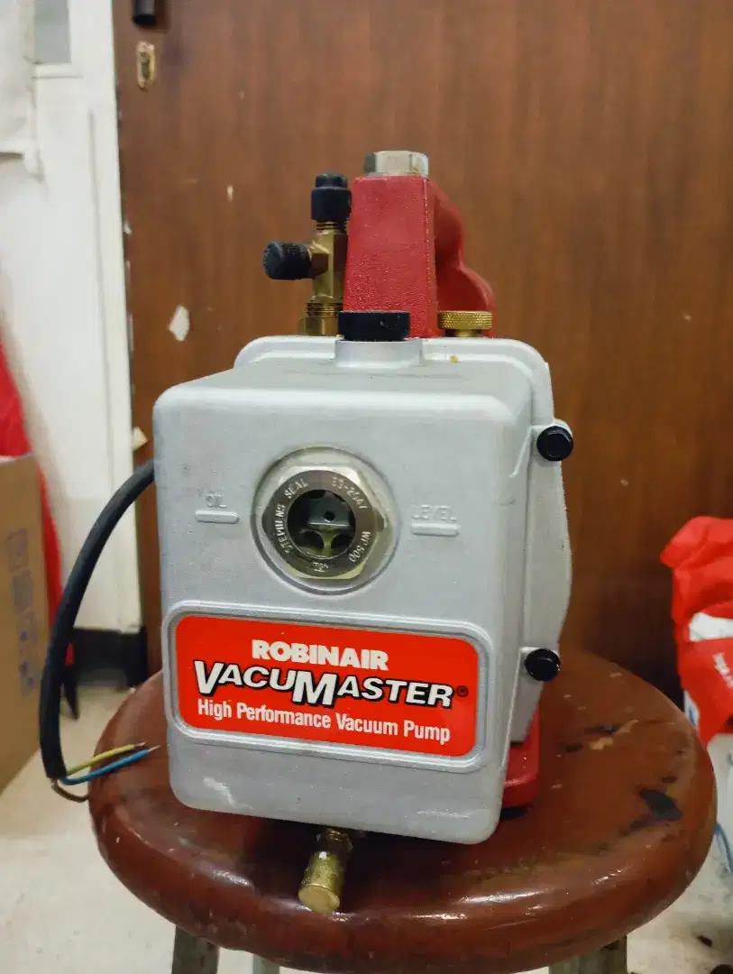 Vacuum Pump RobinAir VacuMaster 1/3 HP model15424