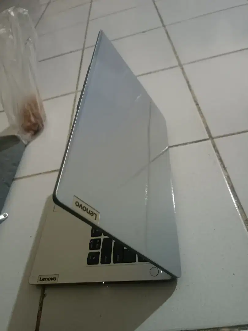 Jual laptop karena butuh uabg