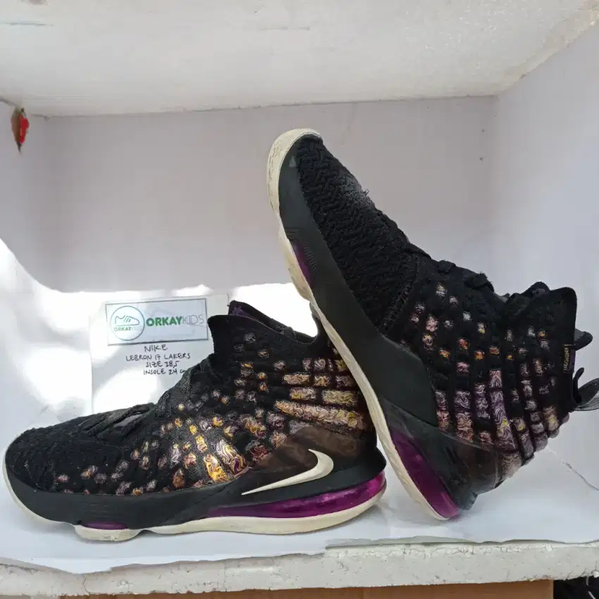 24 cm Sepatu Basket Sekolah Nike Lebron 17 Lakers Second