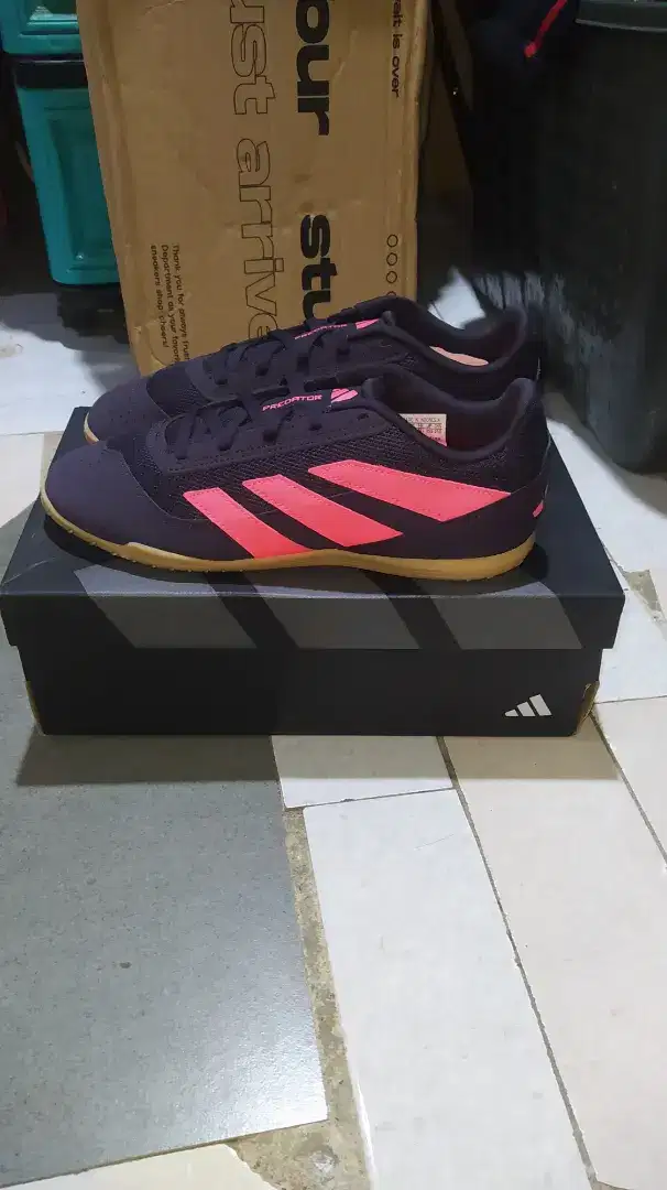 SEPATU FUTSAL
PREDATOR CLUB IN SALA
IF6406
SIZE 40 ⅔ (25,5cm)