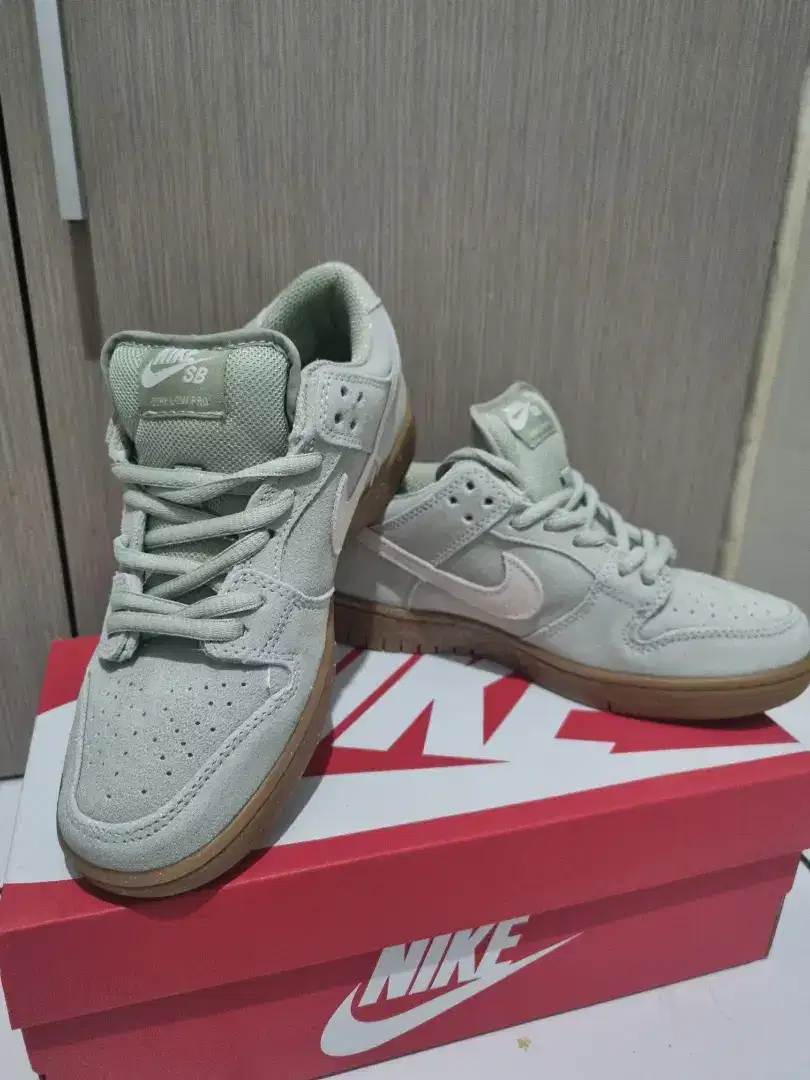 Sepatu Nike SB bahan suede