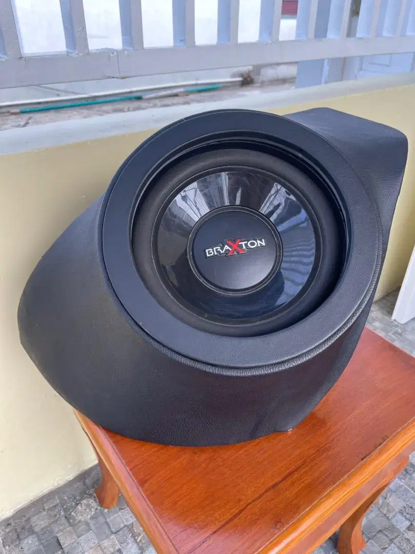 Box Subwoofer Balut Kulit Avanza Veloz 2012 Second