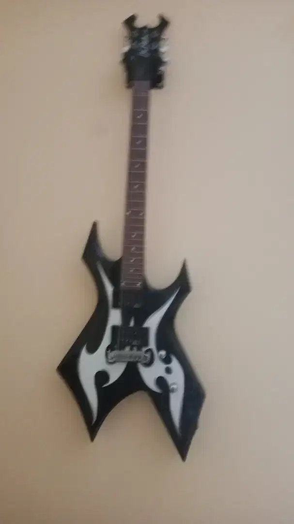 Gitar listrik msh baru