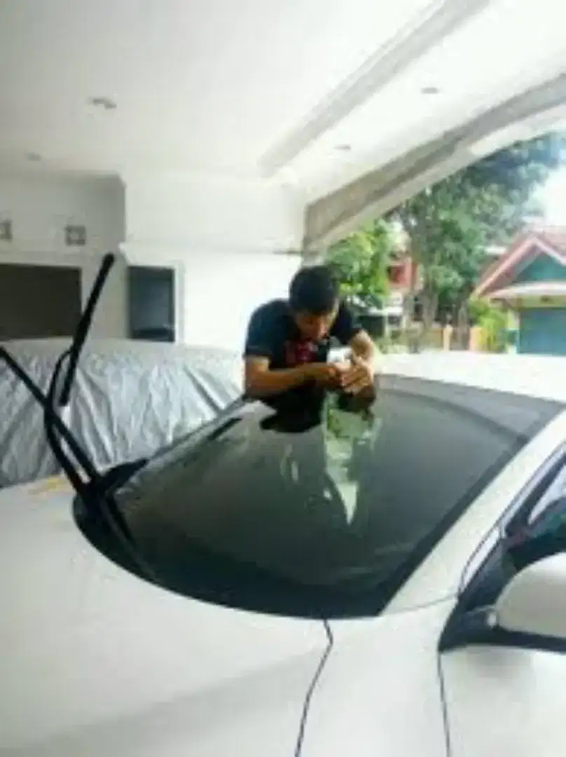 Dealer resmi kaca film mobil dan gedung di jamin rapi