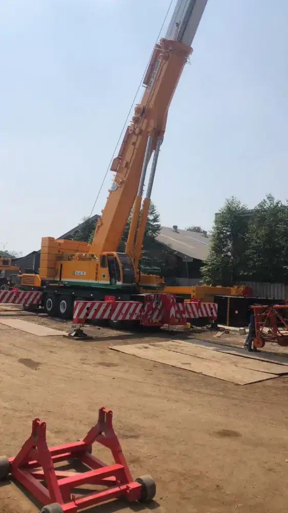 Mobile Crane 250 Ton SUMITOMO