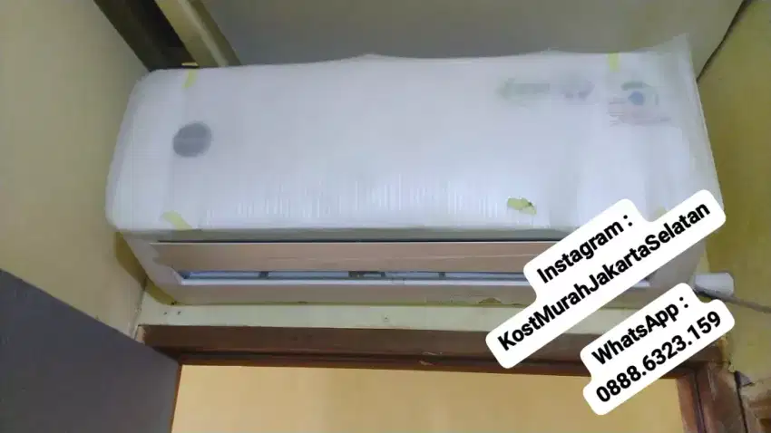 Kost Murah Kamar Mandi Dalam + AC + Wifi + Parkir di Garasi Rumah