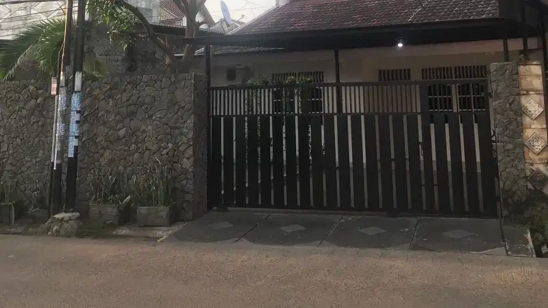 Rumah Jual Murah Tanah Besar Cocok Hunian Atau Cafe di Bintaro