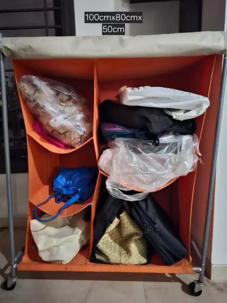 Rak lemari roda informa