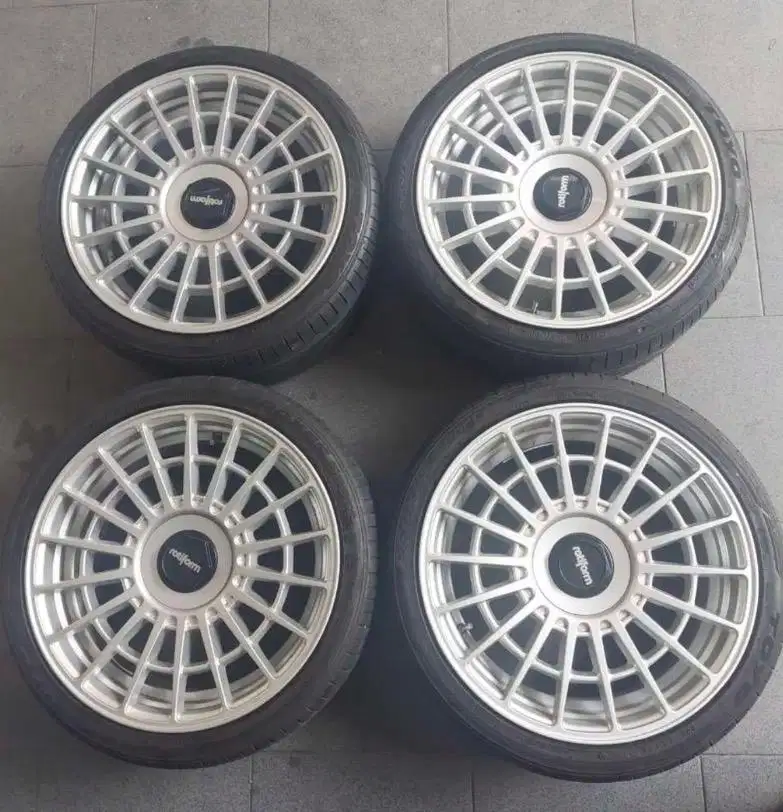 Velg ONLY Rotiform LASR ring 19 pcd 5x114 / 112 lebar 8,5 et 35 rata