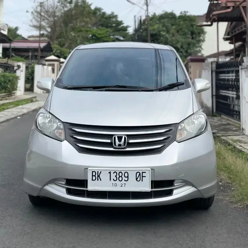 [DP 29jt] Honda Freed E PSD 1.5 A/T 2011 Silver