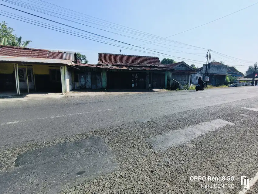 Tanah kosong ada bangunan lama jln raya Sokaraja Banyumas Purwokerto