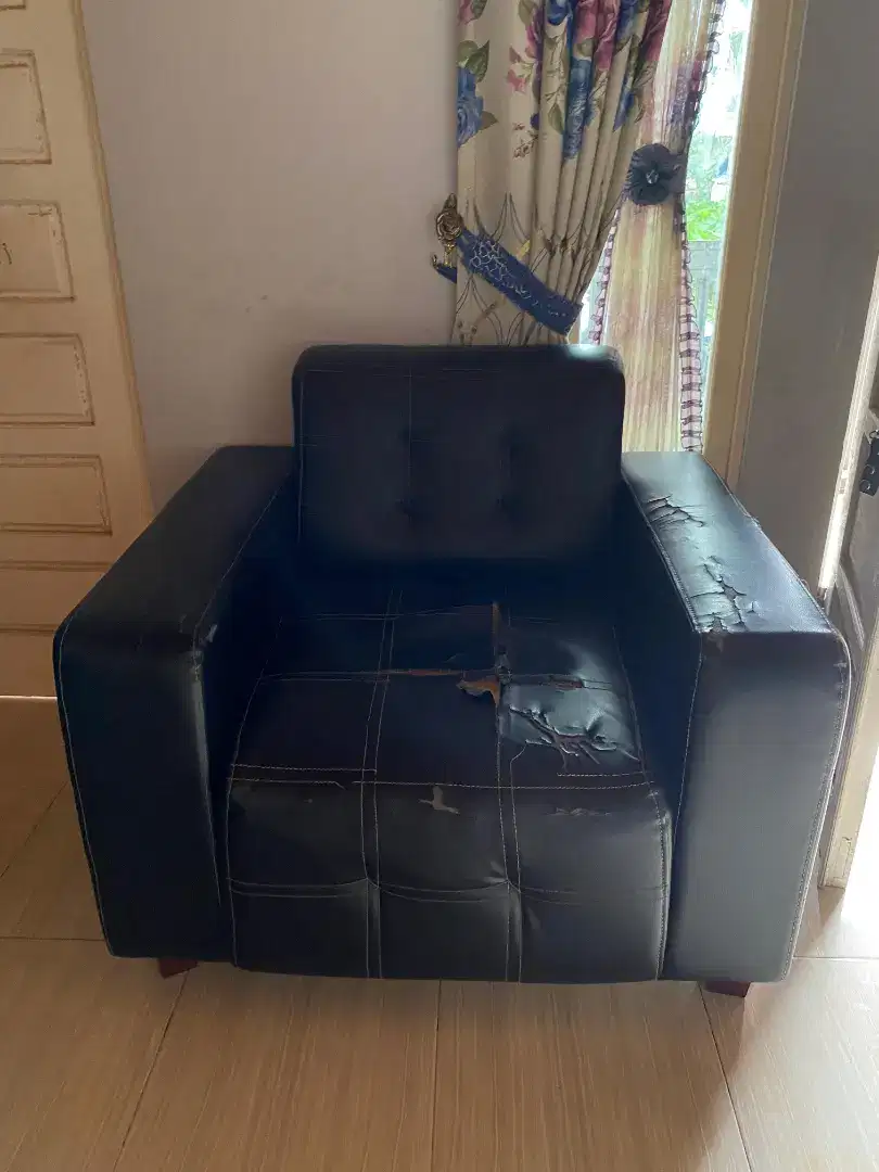 Jual cepat kurai sofa