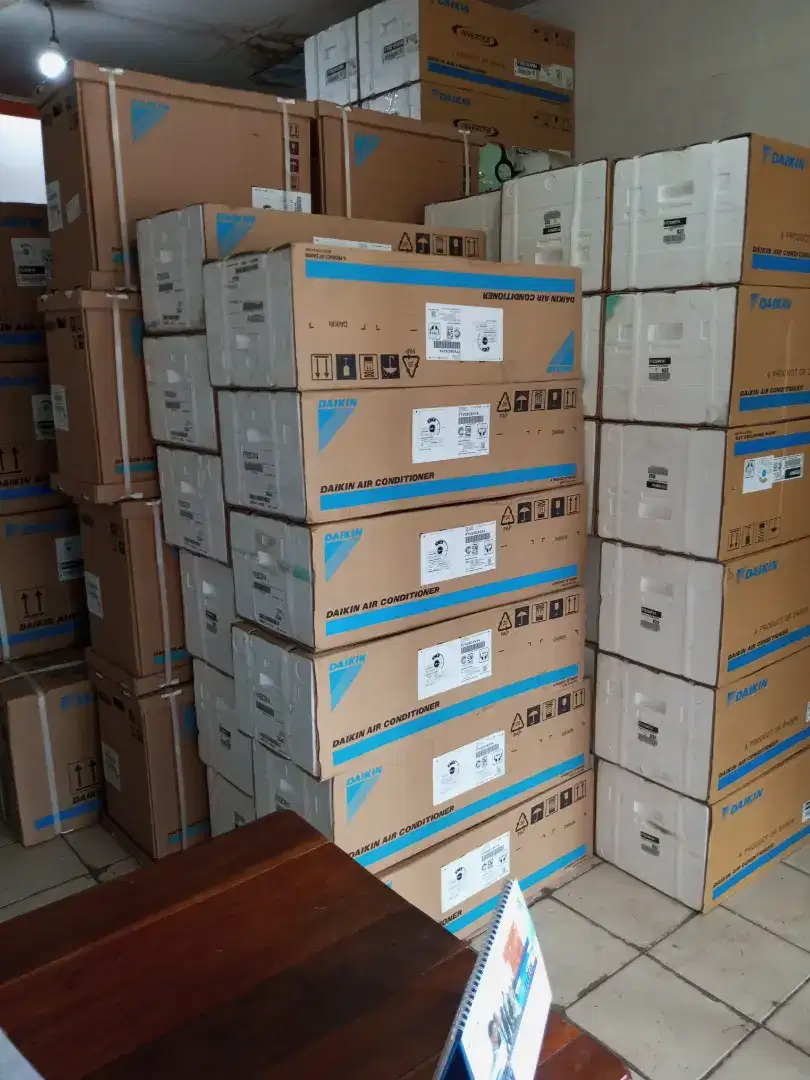 DAIKIN 1/2 PK dan 1 PK jual sudah berikut pasang, Garansi resmi Daikin