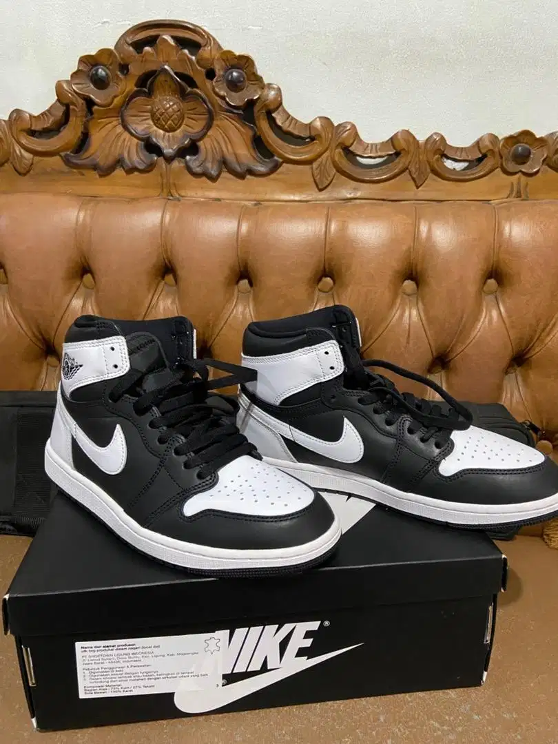 Air Jordan 1 Retro High OG Panda Like New