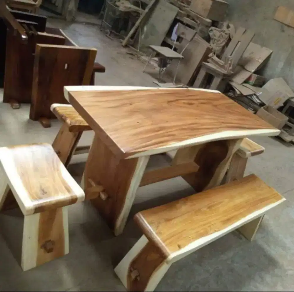 Set meja makan trembesi solid