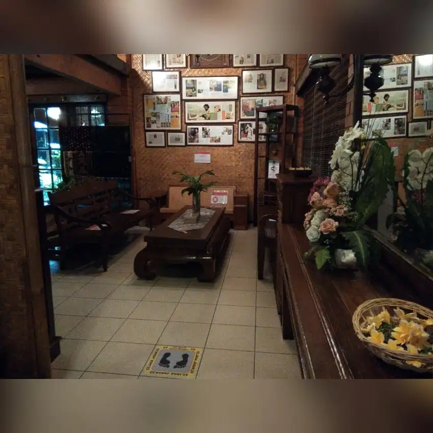 Dijual Rumah Bisa Untuk Usaha Ex Salon di Pejaten Barat