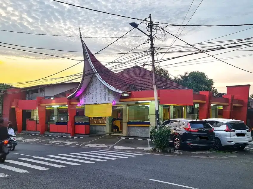 Dijual Cepat Rumah Cocok Untuk Tempat Usaha di Jl. Utama Bintaro Jaya