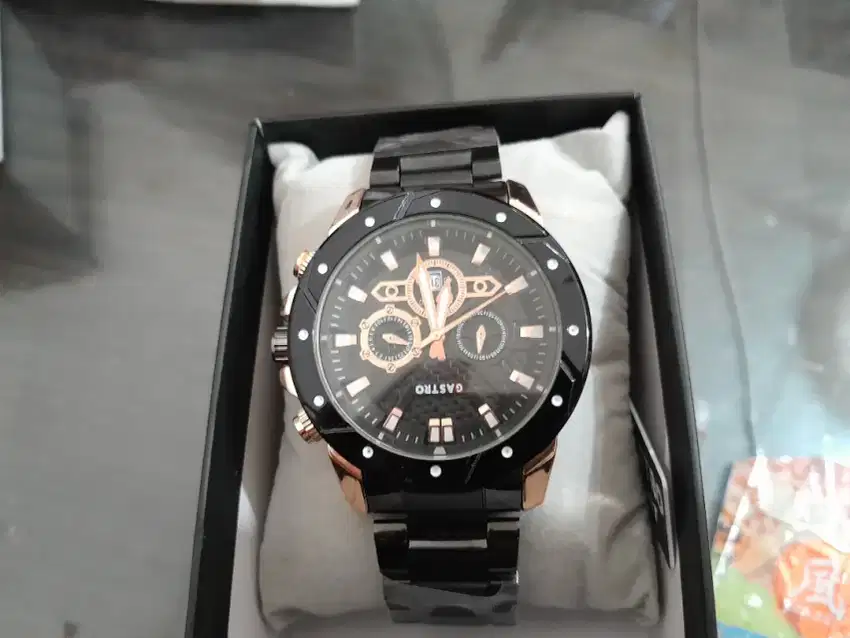 Jam tangan universal
