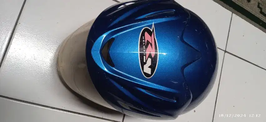 Jual helm apa adanya tapi asli,