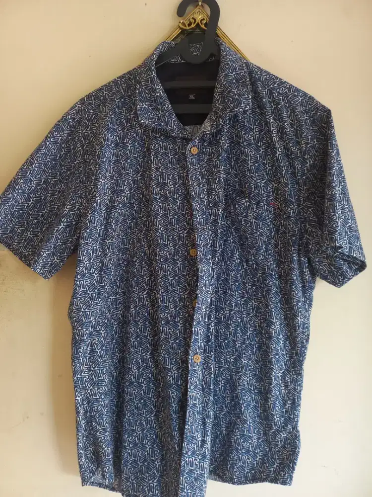 Dijual baju kemeja batik modern pria merk AMBRIGIO uk XL/S