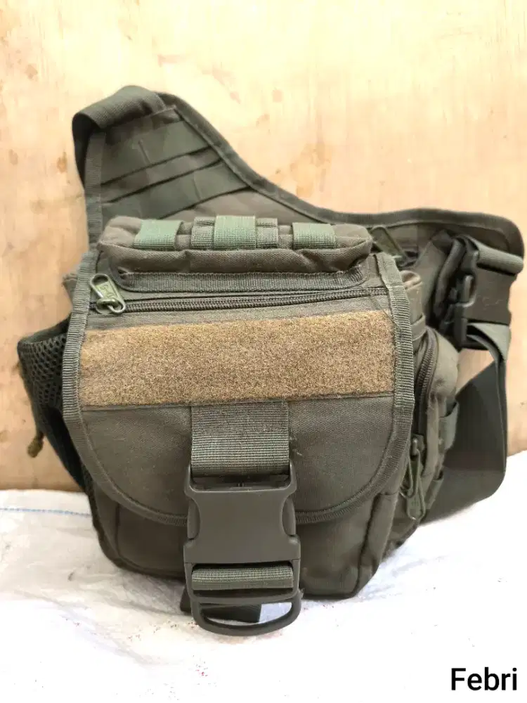 Tas Selempang Column D-5