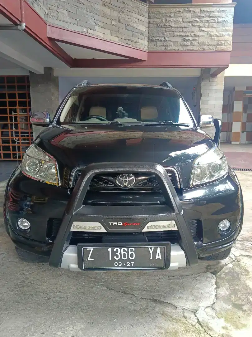 Bismillah numpang jual Toyota Rush. S. Th. 08.no.z.hitam