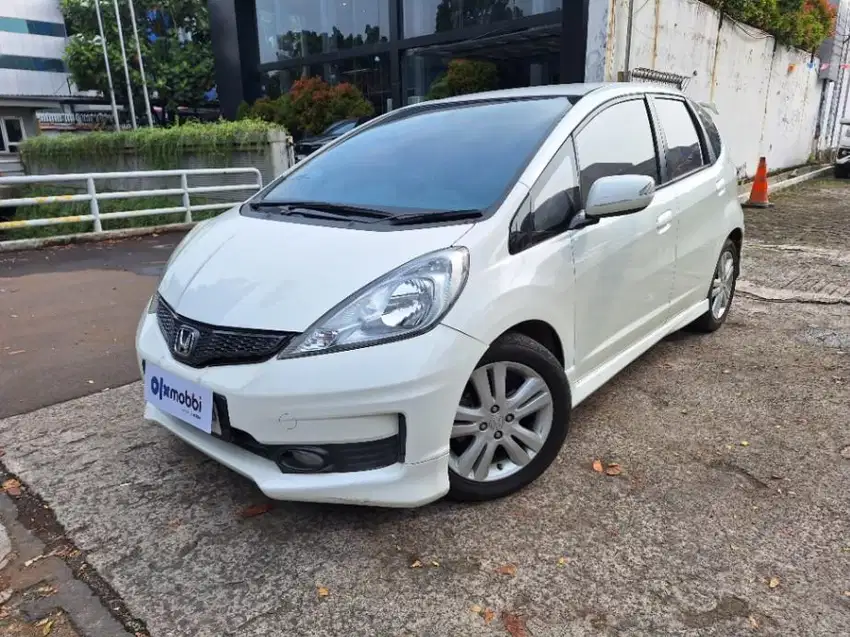 Honda Jazz 1.5 E Bensin-MT 2013 Putih /