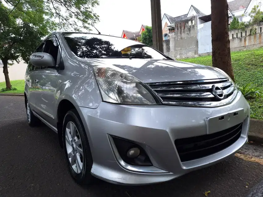 Nissan Grand Livina Ultimate 2012 Facelift AT