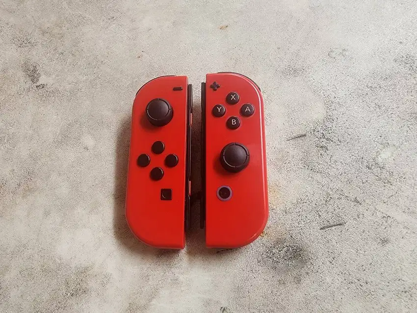 Nintendo Switch Joycon Mario Red Original OM