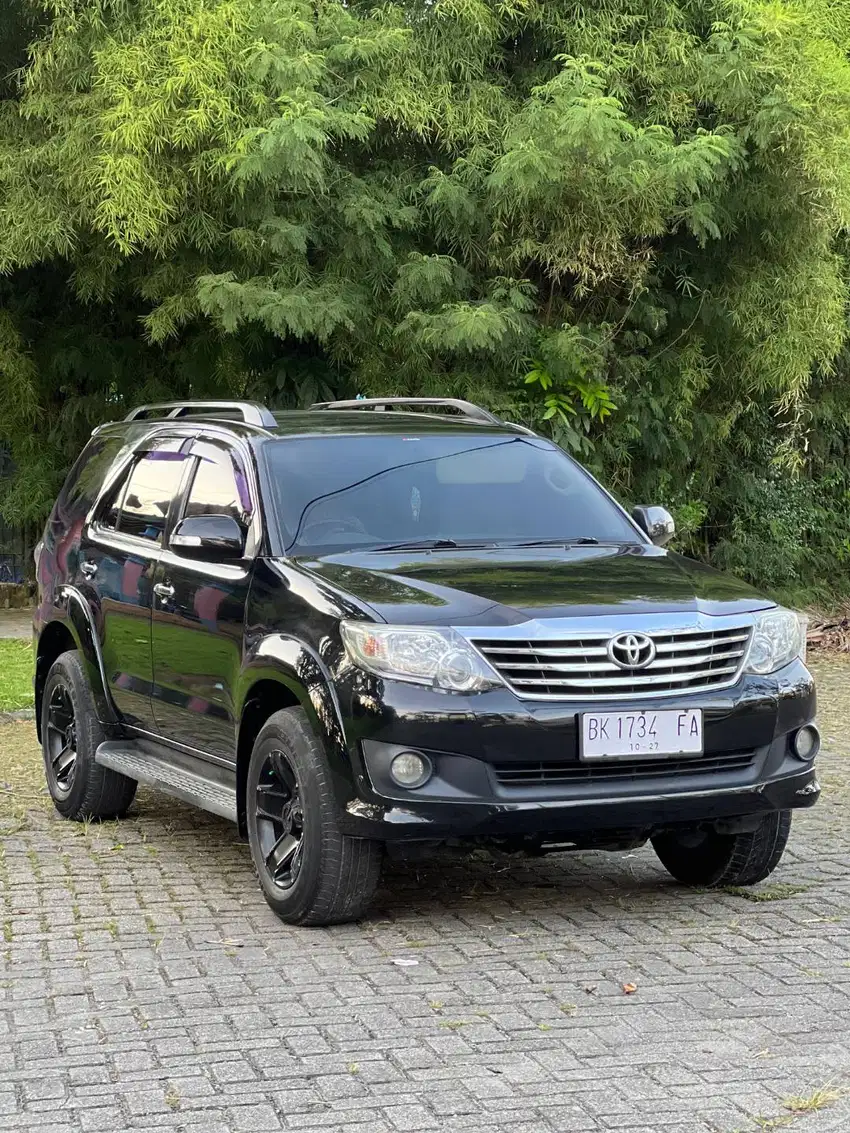 TOYOTA FORTUNER 2.7 G A/T HITAM 2012 PAJERO INNOVA REBORN HARRIER